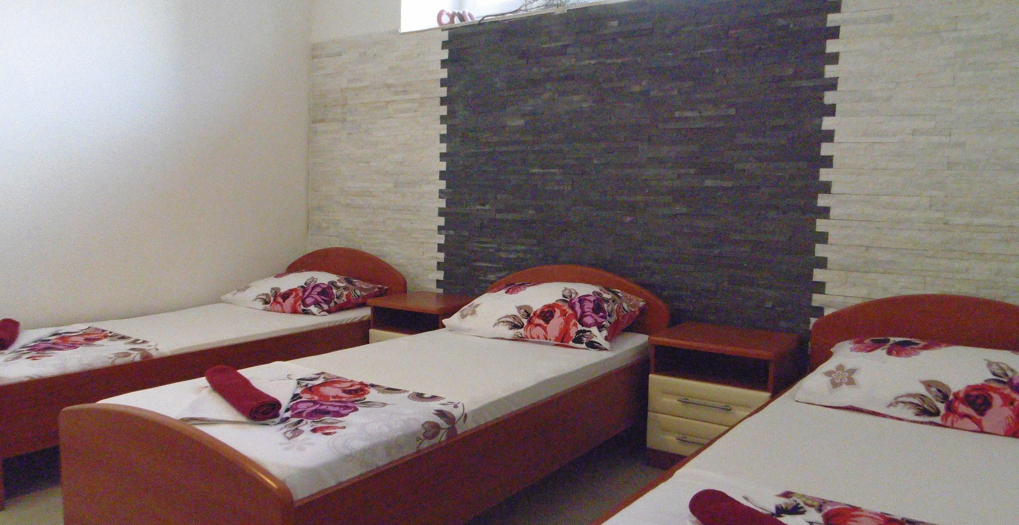 Apartments Smoky โนวาลยา ภายนอก รูปภาพ